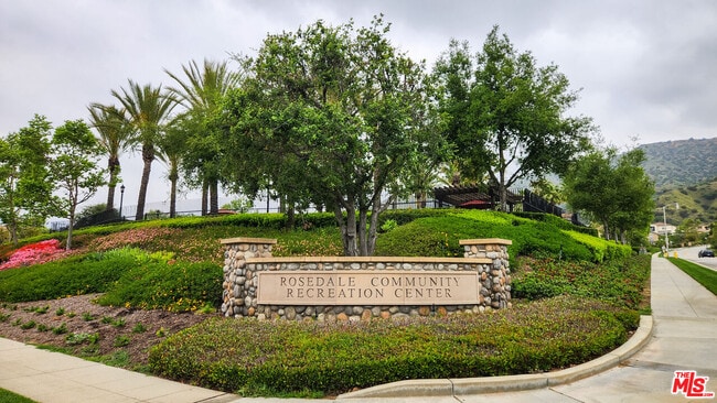 Building Photo - 835 Orchid Way
