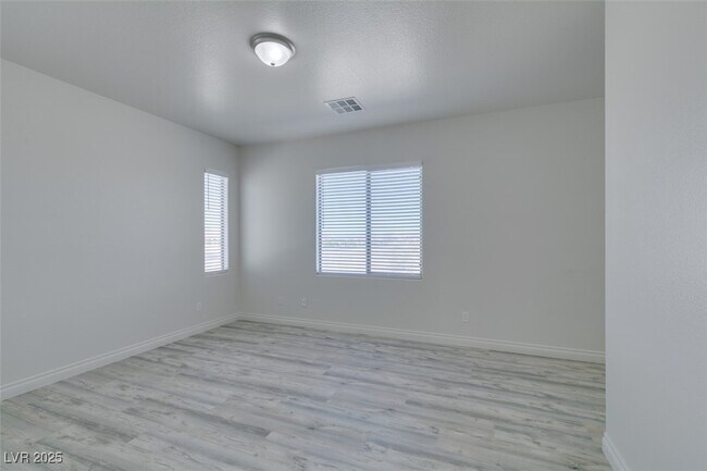 Building Photo - 778 Easter Lily Pl