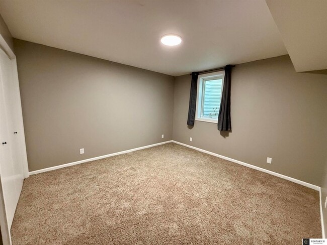 Building Photo - 2902 Blackhawk Dr