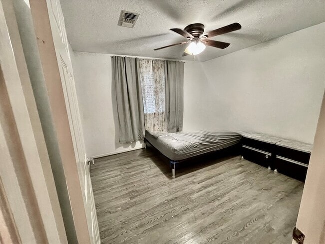 Building Photo - 8215 Sean Park Ct