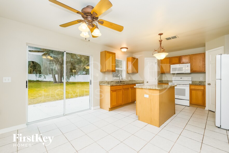 Building Photo - 6430 Gondola Dr