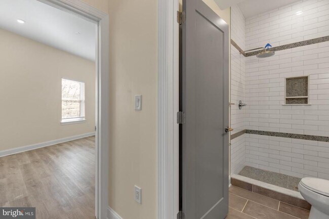 Building Photo - 511 Gorgas Ln