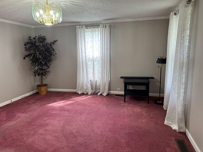 Building Photo - Cozy 1 Bedroom, 1 Bathroom House in High Point