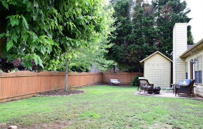 Building Photo - 450 Running Fawn Dr
