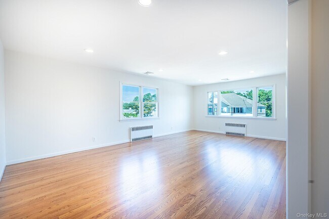 Building Photo - 107 Woodside Ave