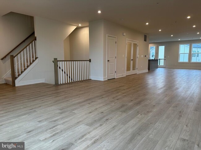 Building Photo - 43324 Farringdon Sq