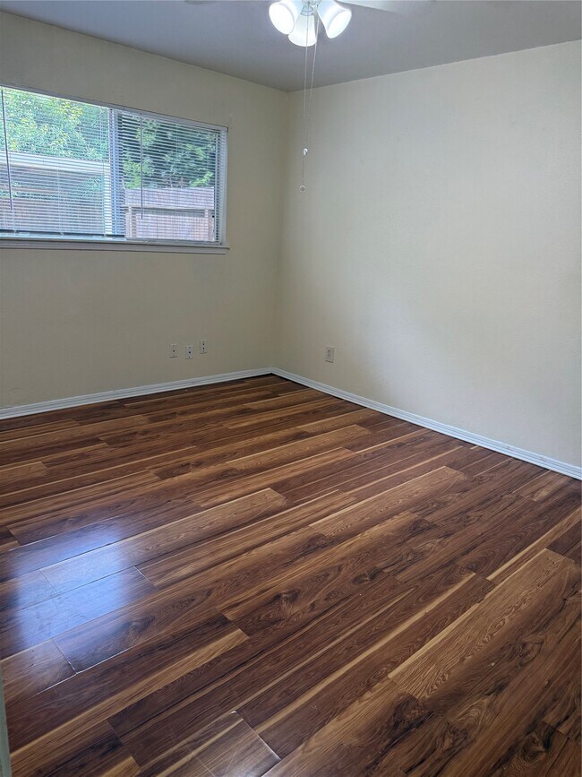 Building Photo - 6604 Tamar Dr