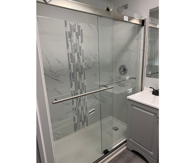 Building Photo - 3325 E Monument St