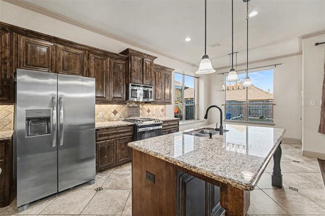 Building Photo - 588 Deverson Dr