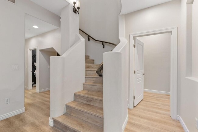 Building Photo - 14450 N Thompson Peak Pkwy