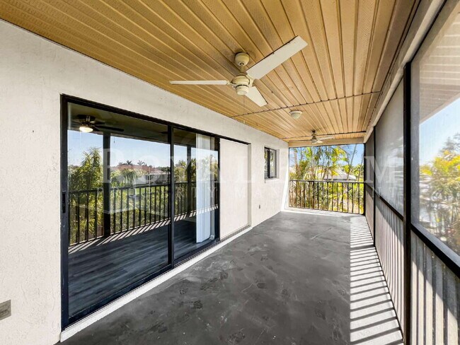 Building Photo - 4530 SW 10th Ave