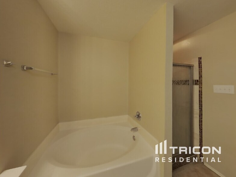 Building Photo - 8707 Woodrigg Dr