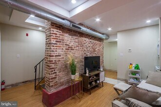 Building Photo - 1122 Passyunk Ave