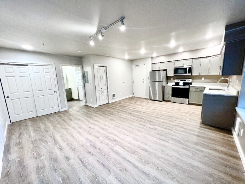 Building Photo - 2330 Yakima Ct