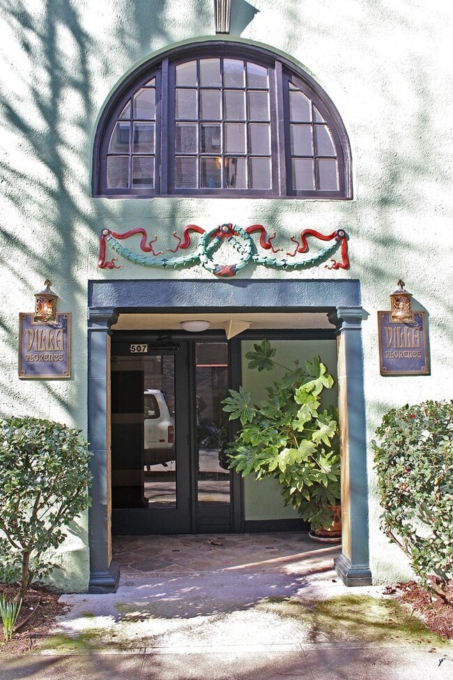 Building Photo - 507 NW 22nd Ave