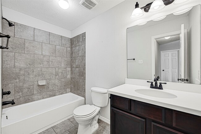 Building Photo - 2865 Milano Ln