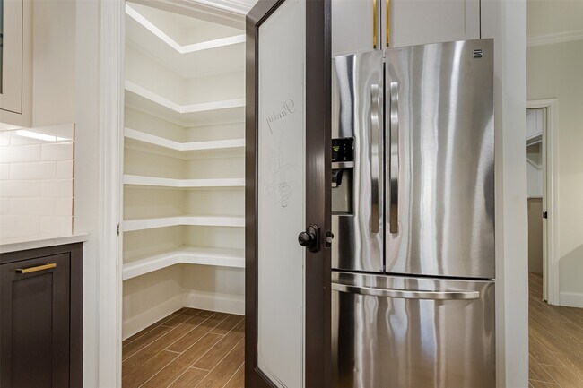 Building Photo - 11630 Snowmass Dr