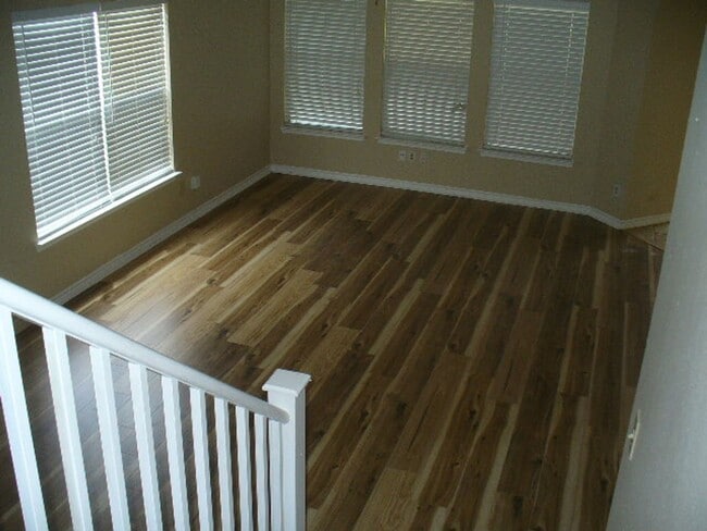 Building Photo - Ready for Move-In