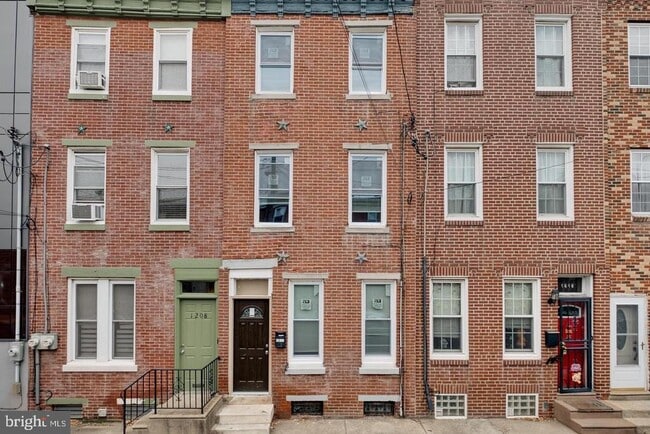 Primary Photo - 1210 N Howard St