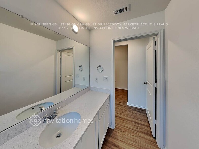 Building Photo - 10508 Steinbeck Dr