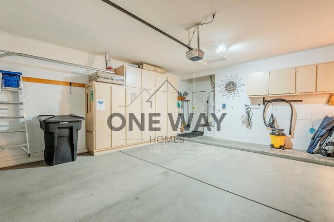 Building Photo - 4269 E Cassia Ln