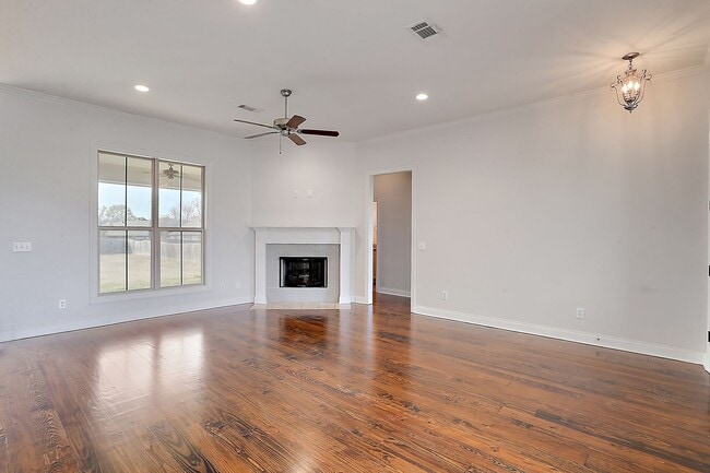 Building Photo - 3 Bed/2 Bath in Fall's Crossing- Gluckstadt!