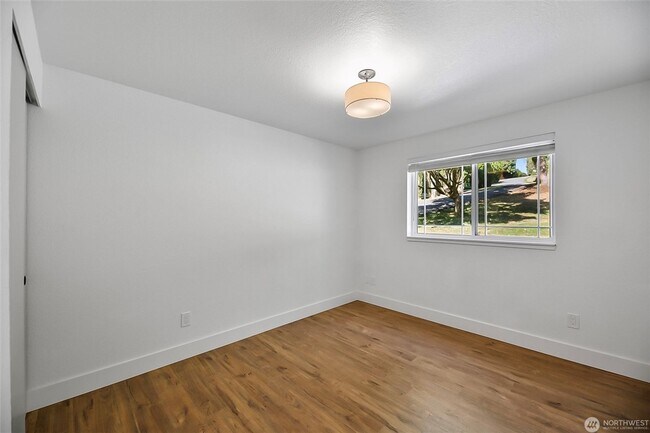 Building Photo - Fobes Hill Rental!