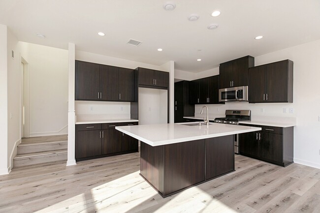 Building Photo - Home in Resort Style Community of Baker Ranch