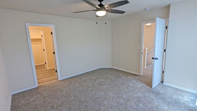 Building Photo - 3 bedroom 2.5 bath home