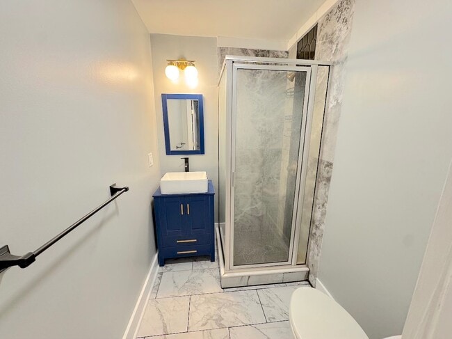 Building Photo - 121 W 57th St