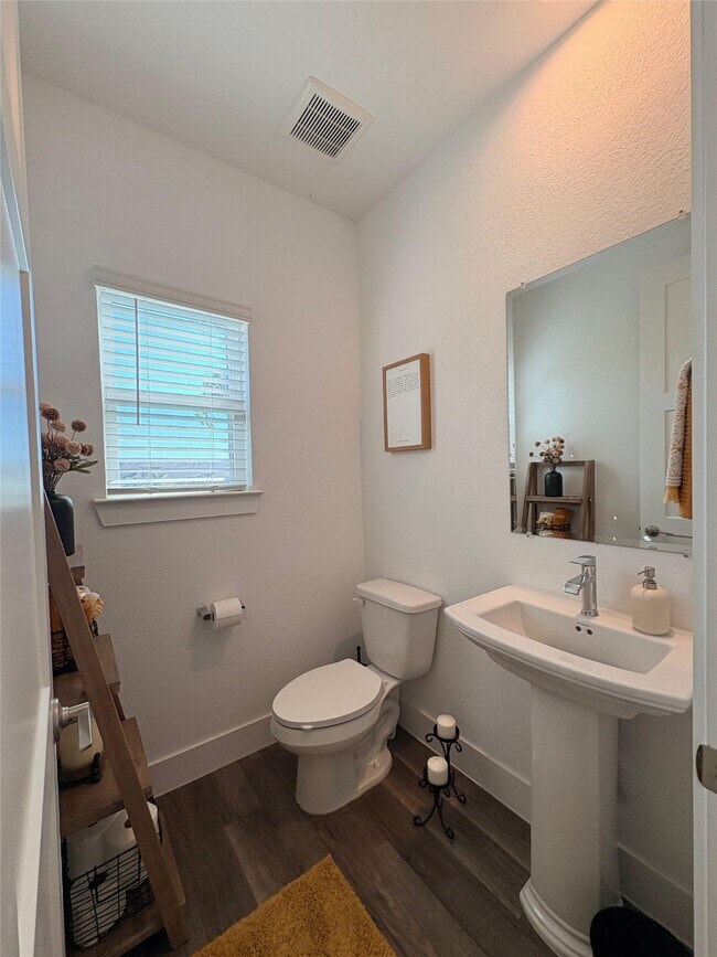 Building Photo - 13712 Moss Lake Ln