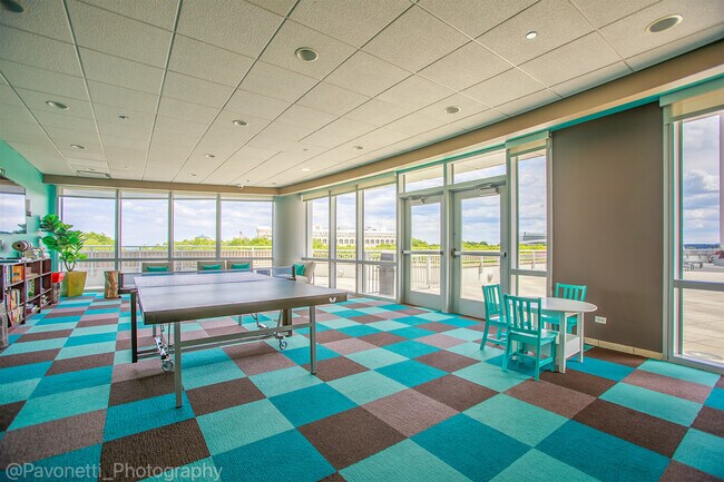 Building Photo - 1211 S Prairie Ave