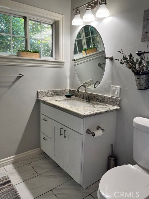 Building Photo - 519 E Stuart Ave