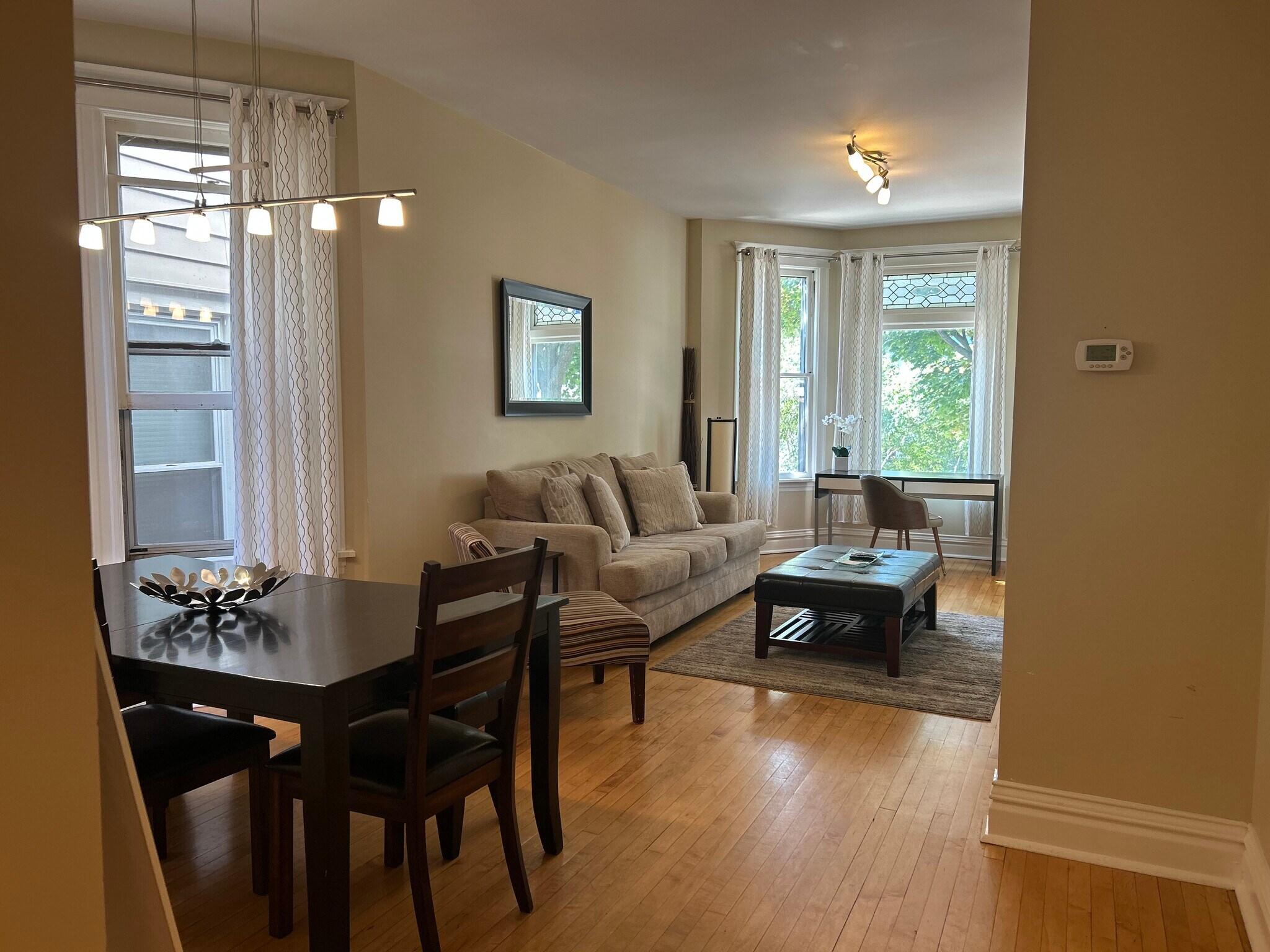 Building Photo - 3249 N Hoyne Ave