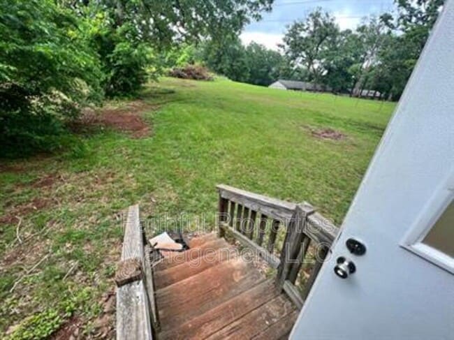 Building Photo - 10531 Shadow Wood Cir