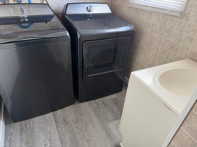 Building Photo - 911 SW 62nd St