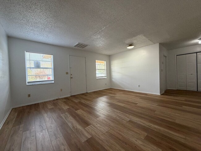 Building Photo - 2 bed/ 1 bath in Plant City