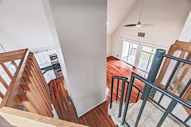 Building Photo - 35 Foxtail Ct