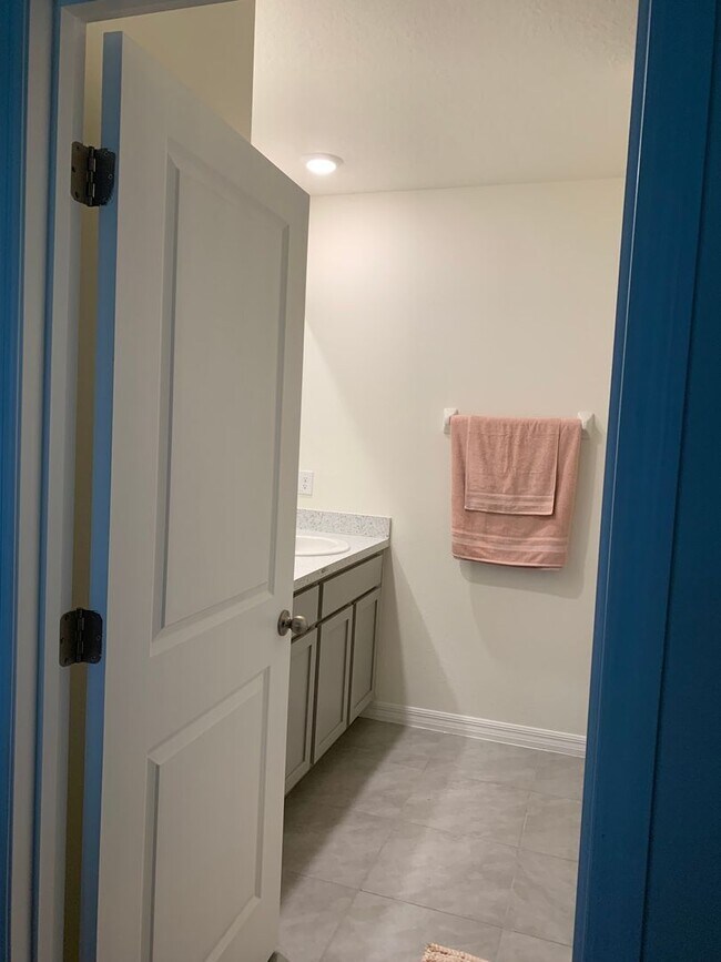 Building Photo - 33997 Jasper Stone Dr