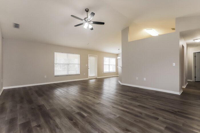 Building Photo - 6714 Krenson Oaks Cir
