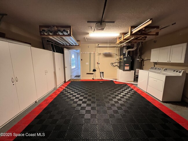 Building Photo - 2245 Redwood Cir