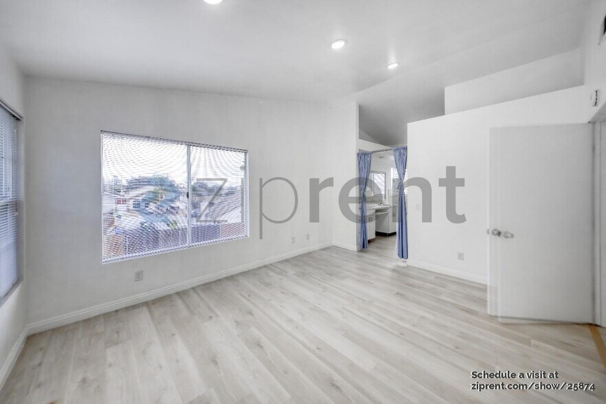 Building Photo - 21627 Winding Rd