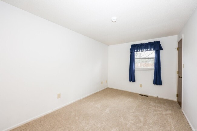 Building Photo - 7104 Tanbark Ln