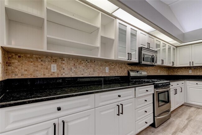 Building Photo - 10426 Springrose Dr