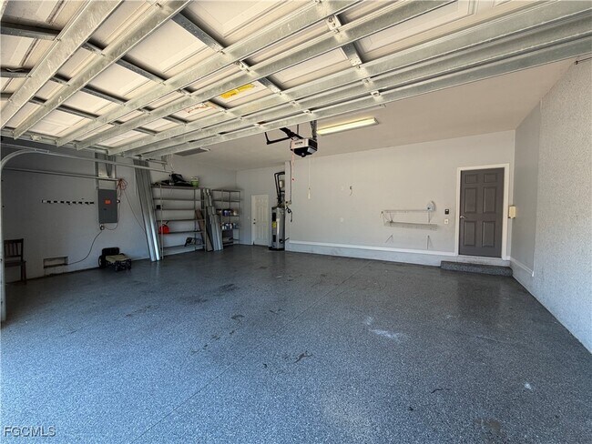 Building Photo - 16511 Whispering Trace Ct