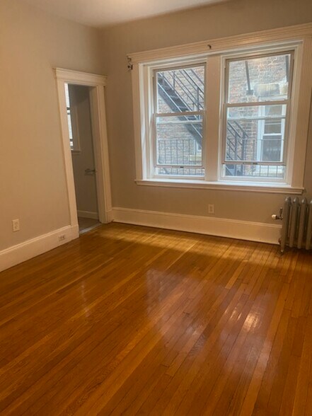 Primary Photo - 45 Hemenway St