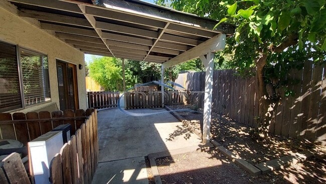 Building Photo - 1744 Greengate St