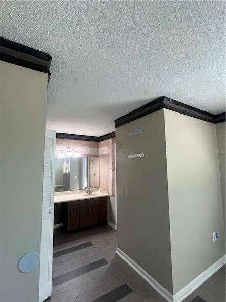 Building Photo - 1824 N Hiawassee Rd