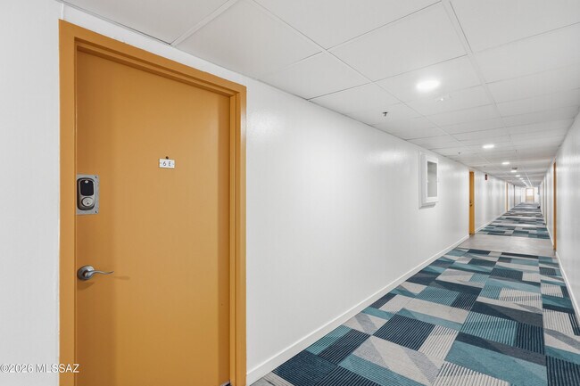 Building Photo - 425 W Paseo Redondo