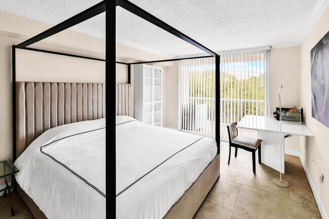 Building Photo - 2560 S Ocean Blvd